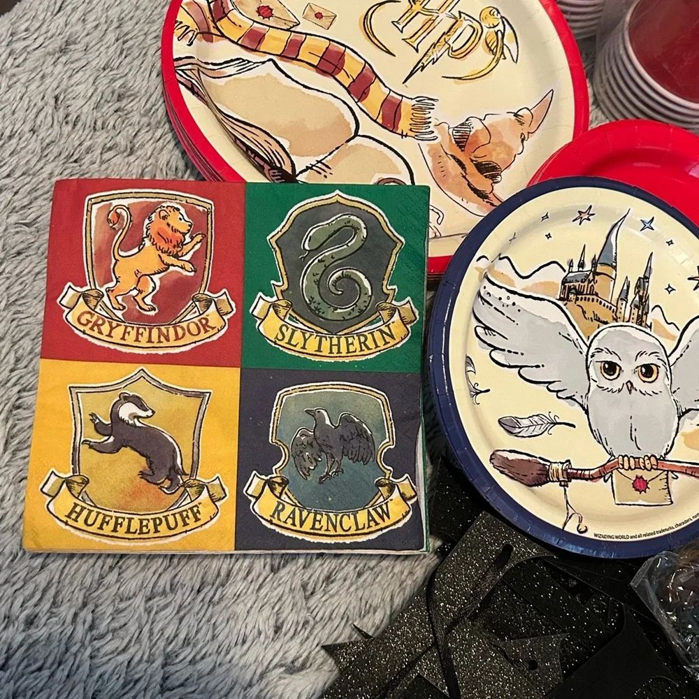 Harry Potter baby shower banner with Balloons and party supplies